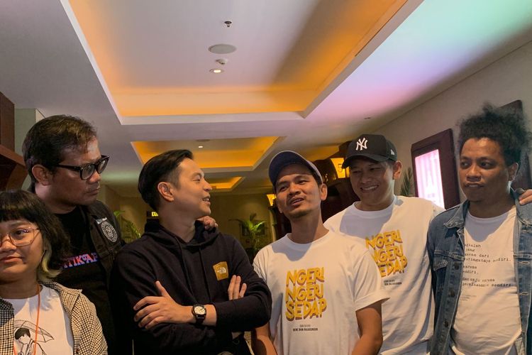 Sutradara Ngeri-ngeri Sedap, Bene Dion, bersama para anggota dari Hahaha Corp saat ditemui di kawasan Kuningan, Jakarta Selatan, Jumat (3/6/2022).