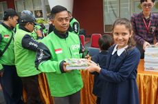 SWA dan Gojek Donasikan Puluhan Ribu Buku Tulis, Dukung Pendidikan Anak Mitra Driver
