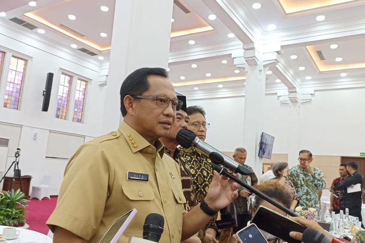 Menteri Dalam Negeri (Mendagri) Tito Karnavian di Gedung Kemenko PMK, Jakarta Pusat, Selasa (28/2/2023). 