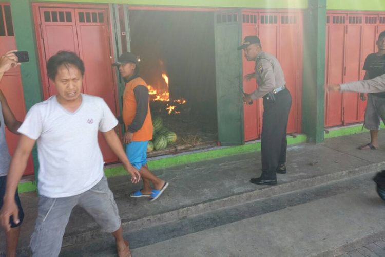 Kebakaran melanda Pasar Agro, jalan Gajahmada, Purwodadi, Kabupaten Grobogan, Jawa Tengah, Kamis (25/5/2017) siang sekitar pukul 11.30 WIB.