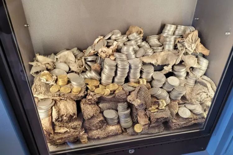 Sebanyak 2.000 koin emas dan perak yang dipajang di Museum Maison des Lumieres atau House of Enlightenment dicuri pada Minggu (19/10/2025).
