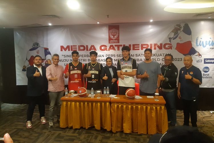 Perkenalan sejumlah pemain Indonesia Patriots dalam Media Gathering Perbasi di Hotel Best Western, Senayan, Jakarta, pada Rabu (4/1/2023).