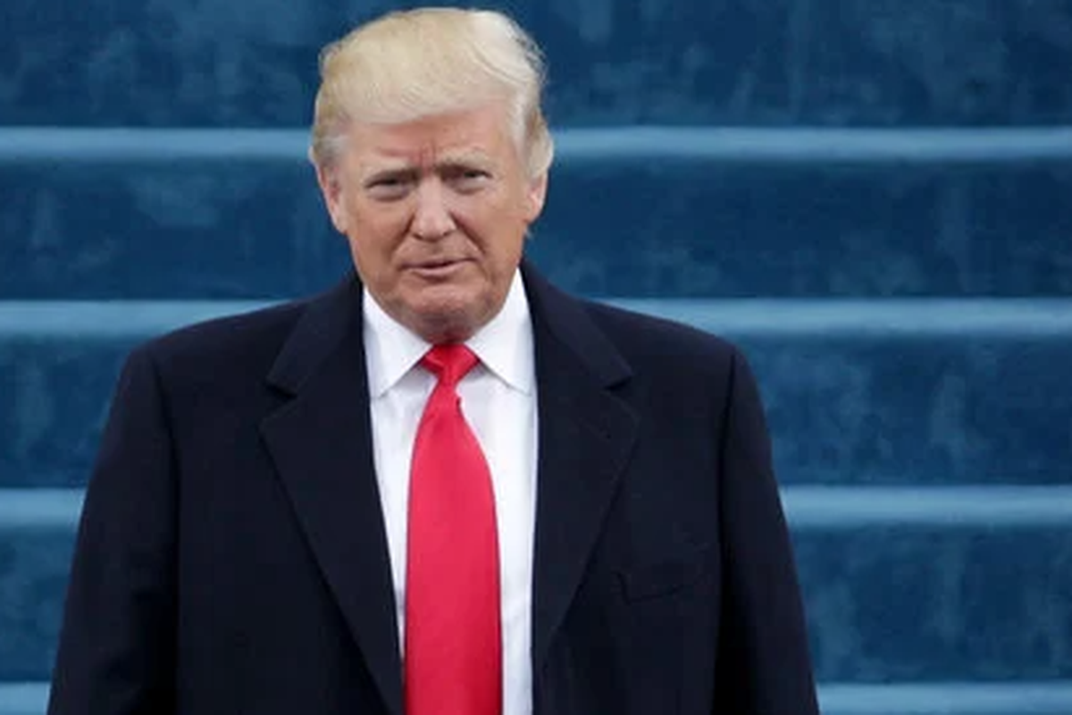 Donald Trump saat pelantikan di tahun 2017, Daftar Kepala Negara yang Hadir dan Tidak Hadir di Pelantikan Donald Trump Hari Ini.