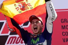 Kalahkan Rossi, Lorenzo Juara Dunia 2015