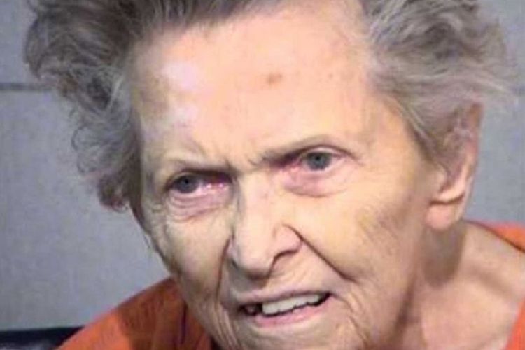 Anna Mae Blessing, nenek berusia 92 tahun yang membunuh putranya sendiri karena tak ingin dimasukkan panti jompo.