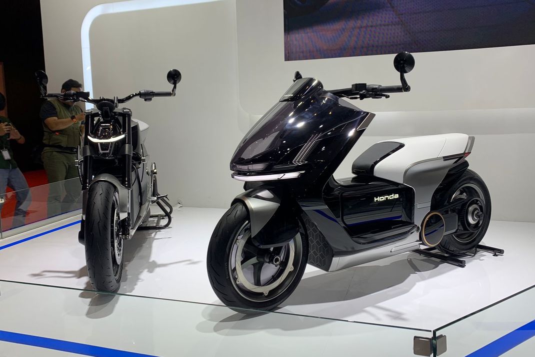 Astra Honda Motor Motor Listrik EV Fun Concept dan EV Urban Concept di IIMS 2025