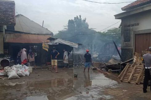 Hidran Baru Berfungsi Setelah Pemadam Datang, Pasar Srogo Brangsong Kendal Habis Terbakar