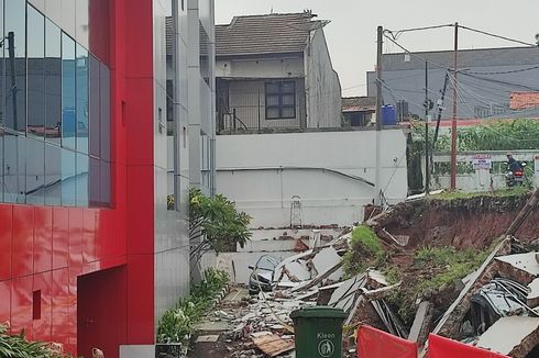 Tembok Roboh yang Timpa 4 Mobil di Bintaro Sektor 9 Belum Ditangani