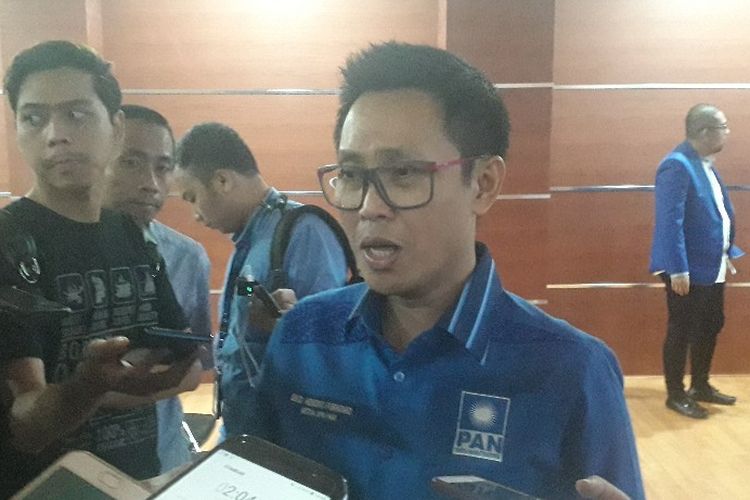 Ketua DPW PAN DKI Jakarta Eko Hendro Purnomo memberikan keterangan kepada wartawan di Kantor DPW PAN DKI Jakarta, Senin (20/5/2019).