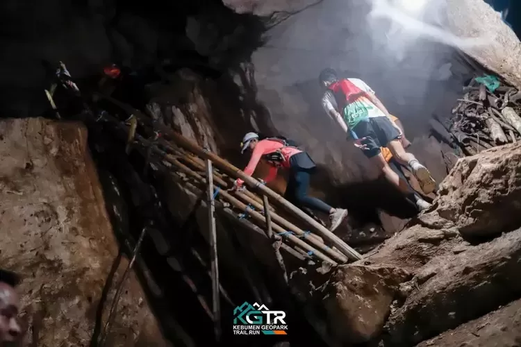Keunikan Kebumen Geopark Trail Run 2026, Pelari Masuk Goa