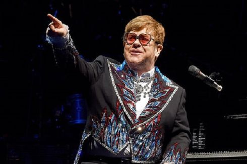 Elton John Hentikan Konser karena Alami 