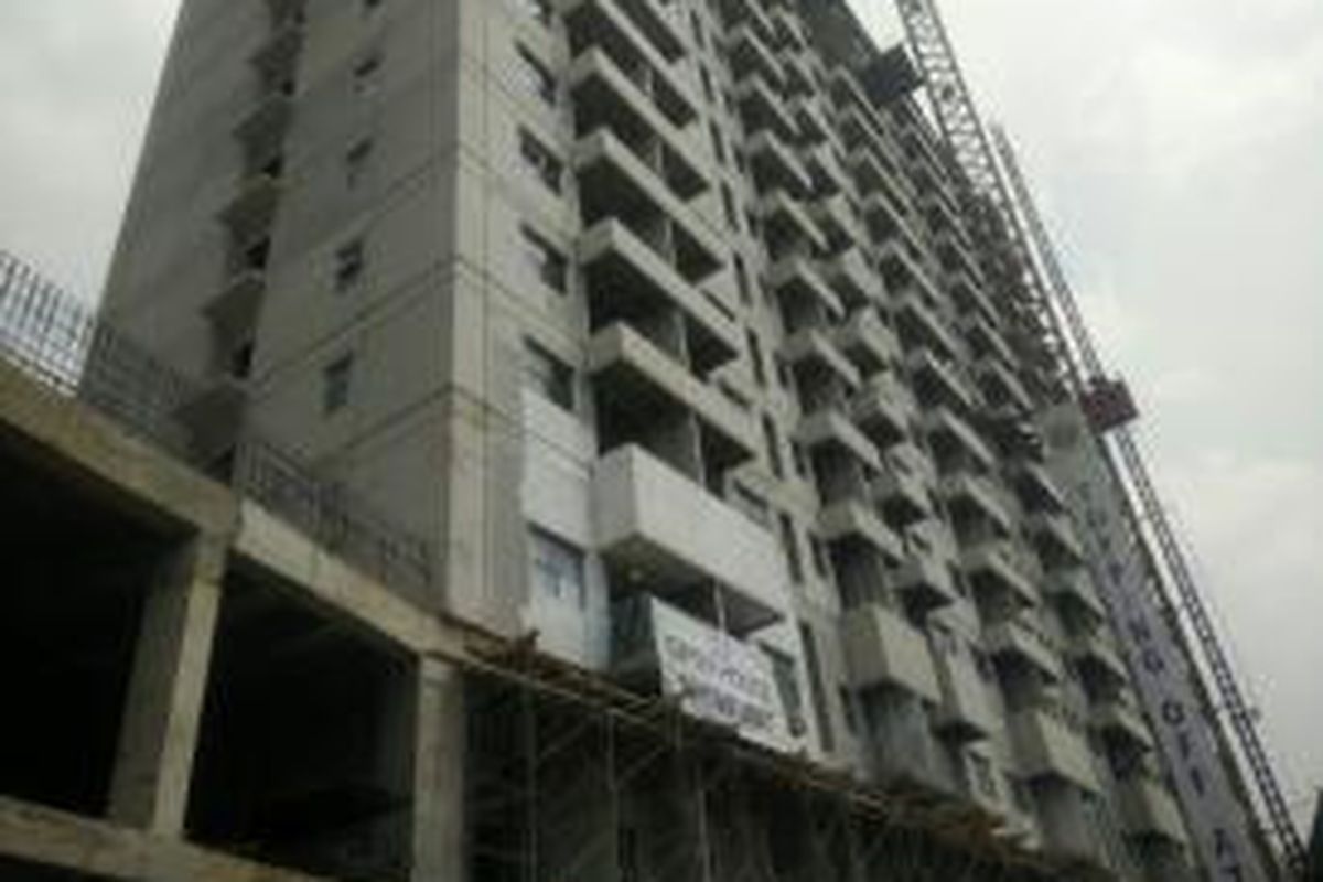 Apartemen Belmont Residence Menara Athena di Jalan Lapangan Bola Meruya, Meruya Utara, Jakarta Barat. Foto diambil pada Sabtu (5/9/2015).