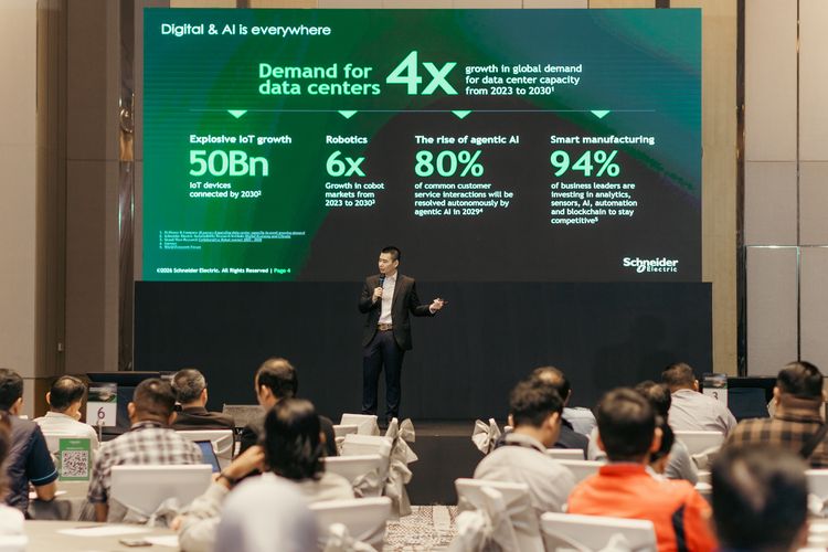 President Director Schneider Electric Indonesia & Timor-Leste, Martin Setiawan saat Innovation Talk di Kota Batam, Riau, Rabu (25/2/2026).