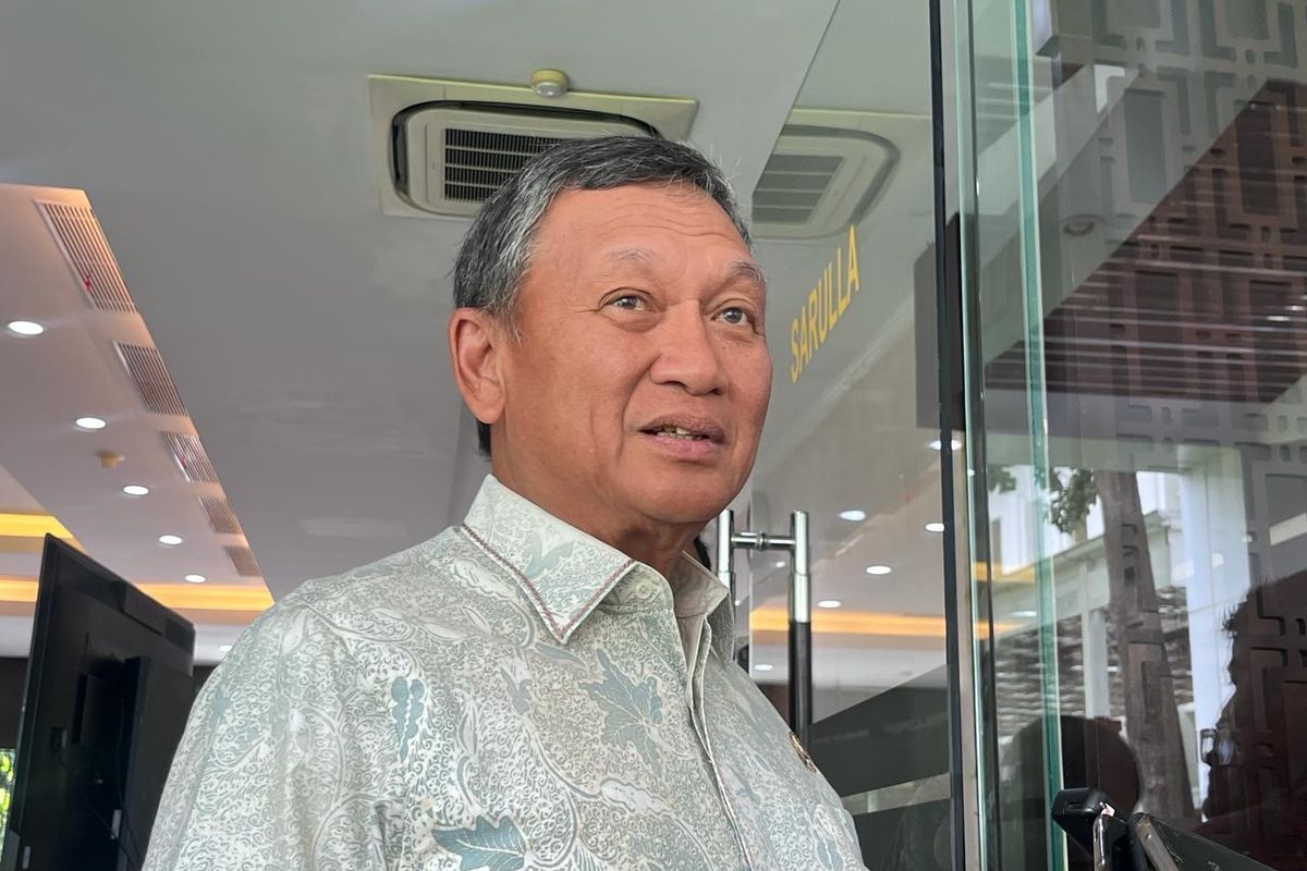 Menteri Energi dan Sumber Daya Mineral (ESDM) Arifin Tasrif saat ditemui di Kantor Kementerian ESDM, Jakarta, Jumat (8/3/2024). 