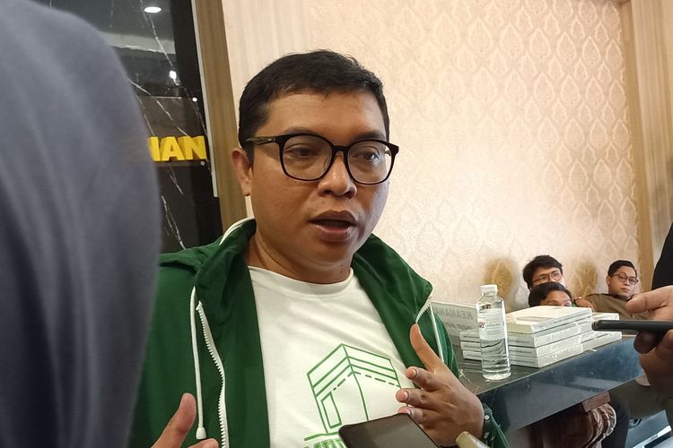 Ketua DPP Partai Persatuan Pembangunan (PPP) Achmad Baidowi atau Awiek di Kantor DPP PPP, Menteng, Jakarta Pusat, Minggu (5/1/2023).