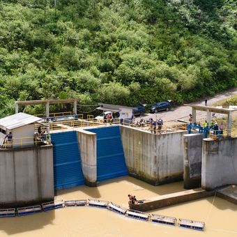 Pembangkit listrik tenaga minihidro (PLTM) di Lampung milik PT TBS Energi Utama Tbk.