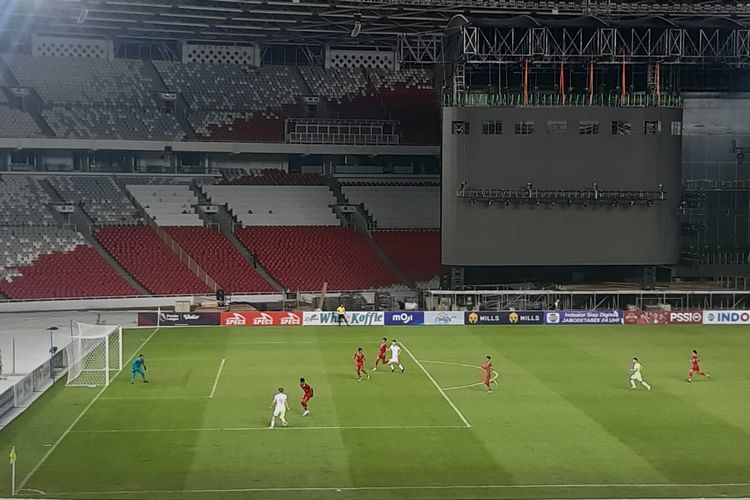 Suasana laga uji coba timnas U20 Indonesia vs Selandia Baru di Stadion Utama Gelora Bung Karno, Senayan, Jakarta, Minggu (19/2/2023).