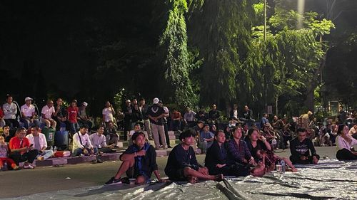 Warga Baduy Tempuh 40 Km demi Bisa Nonton Debat Cawapres