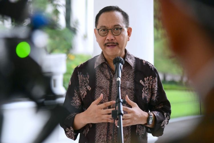 Kepala Otorita IKN Bambang Susantono memberikan keterangan pers di Istana Kepresidenan Bogor, Jumat (3/6/2022).