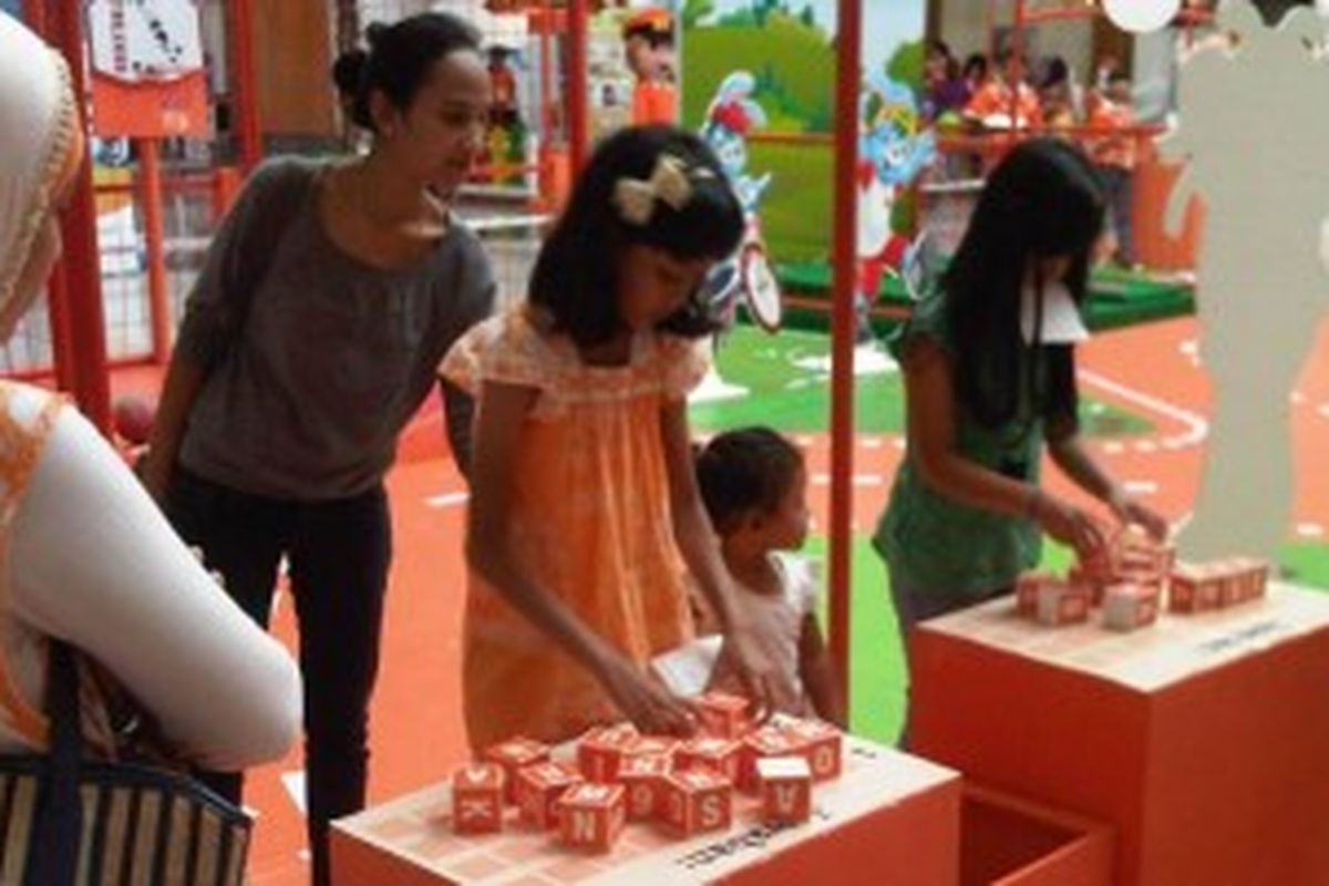 Setiap booth di Bobo Fair dikemas dengan konsep taman bermain, yang membuat anak-anak dapat bermain sekaligus belajar.