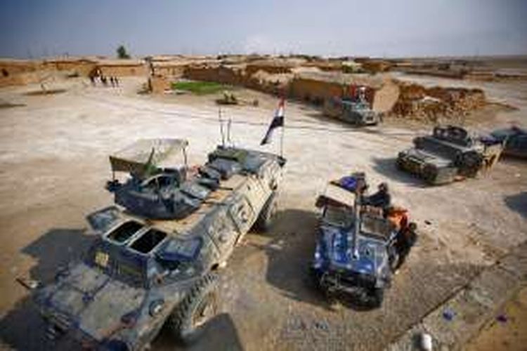 Pasukan Irak memasuki desa al-Khuwayn, di sebelah selatan kota Mosul, setelah berhasil merebut desa tersebut dari pasukan ISIS, 23 Oktober 2016. Pada 17 Oktober lalu, PM Haider al-Abadi mengumumkan dimulainya operasi militer besar-besaran untuk merebut Mosul, kota terbesar Irak sekaligus basis terakhir ISIS di negeri itu.