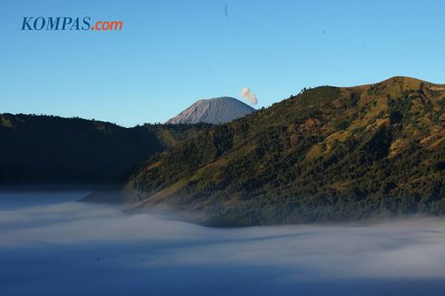 Gunung Bromo Tetap Buka meski Probolinggo Zona Merah