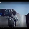 Viral, Video Detik-detik Seorang Pria Dorong Wanita ke Rel Saat Kereta Akan Melintas