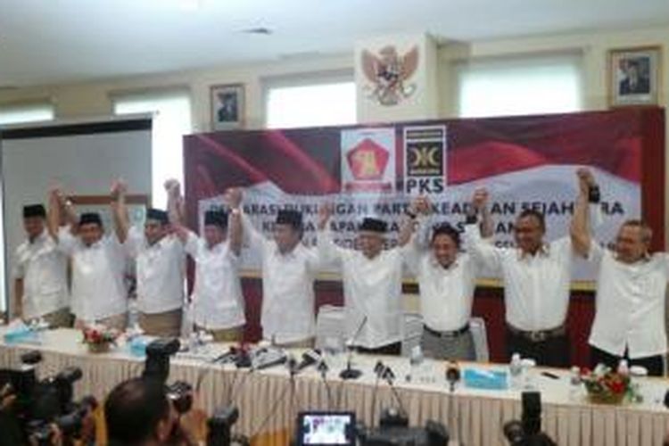 Partai Keadilan Sejahtera (PKS),mendeklarasikan dukungan kepada Ketua Dewan Pembina Partai Gerindra Prabowo Subianto sebagai calon presiden 2014 di Kantor DPP PKS, Jakarta, Sabtu (17/5/2014). 