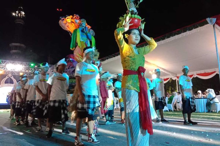 Karnaval Budaya Jombang atau Jombang Culture Carnival (JCC) digelar Pemerintah Kabupaten Jombang, Jawa Timur, Sabtu (2/9/2023) malam.