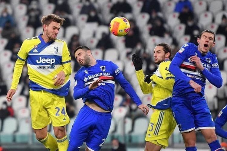 Bek Juventus Daniele Rugani (kiri) saat membobol gawang Sampdoria pada laga 16 besar Coppa Italia di Stadion Allianz, Turin, Rabu (19/1/2022) dini hari WIB.