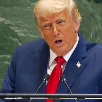 Presiden Amerika Serikat (AS) Donald Trump saat memberikan pidato pada Sidang Tahunan ke-80 Perserikatan Bangsa-bangsa (PBB) di New York, AS pada Selasa (23/9/2025).