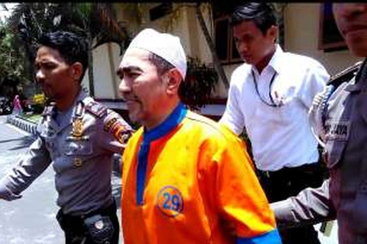 Gatot Brajamusti akan menjalani pemeriksaan di Polda Nusa Tenggara Barat, Mataram, Lombok, pada Rabu (5/10/2016), sebagai saksi kasus dugaan pemerkosaan dan pelecehan seksual,