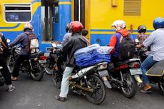 Polisi Harus Tilang Penerobos Palang Pintu Kereta Api