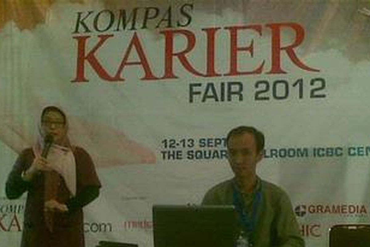 Talk show oleh Agung Podomoro Group di arena KKF Surabaya 2012.