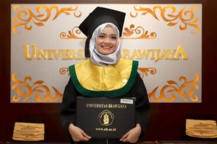 Calista Felicia Ghaydaqila lulus Kedokteran Universitas Brawijaya (UB) di usia 18 tahun dan ingin mengabdi di daerah 3T.