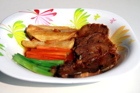 Resep Bistik Daging Sapi ala Restoran, Bikin untuk Makan Malam