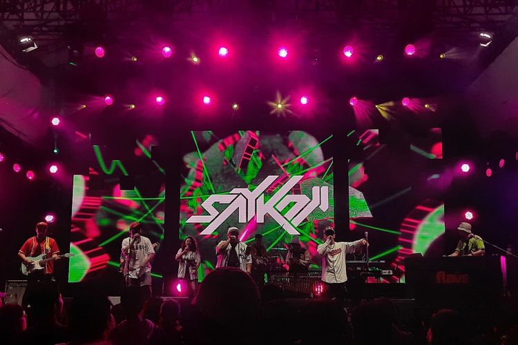 Saykoji tampil dalam acara FLAVS Revival hari kedua di panggung Rhyme & Grind, Minggu (11/9/2022).