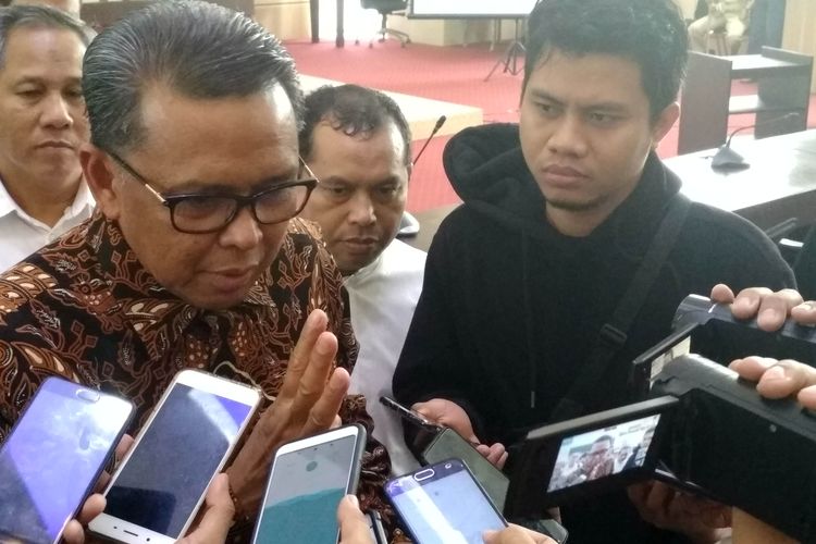 Gubernur Sulawesi Selatan Nurdin Abdullah saat diwawancara di kantor Gubernur Sulsel, Selasa (7/5/2019). 