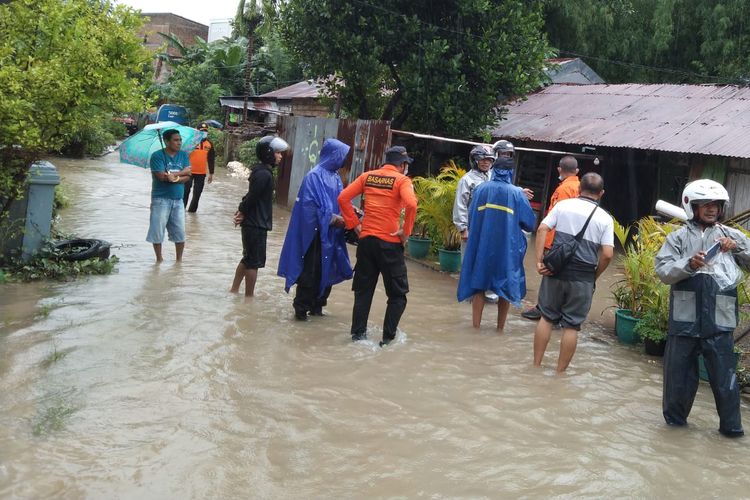 Banjir terjang rumah warga di  Desa Tuakau, Kecamatan Fatuleu Barat, Kabupaten Kupang, NTT.