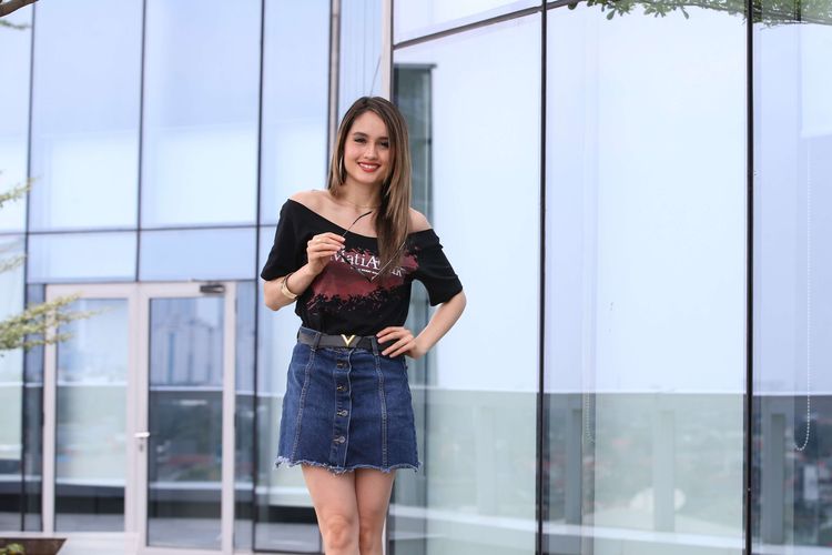 Artis Peran Cinta Laura berpose saat promo Film Mati Anak di Kantor Redaksi Kompas.com di Menara Kompas, Jakarta, Kamis (14/3/2019). Film horor besutan sutradara Derby Romero ini akan tayang di biskop mulai 28 Maret 2019.