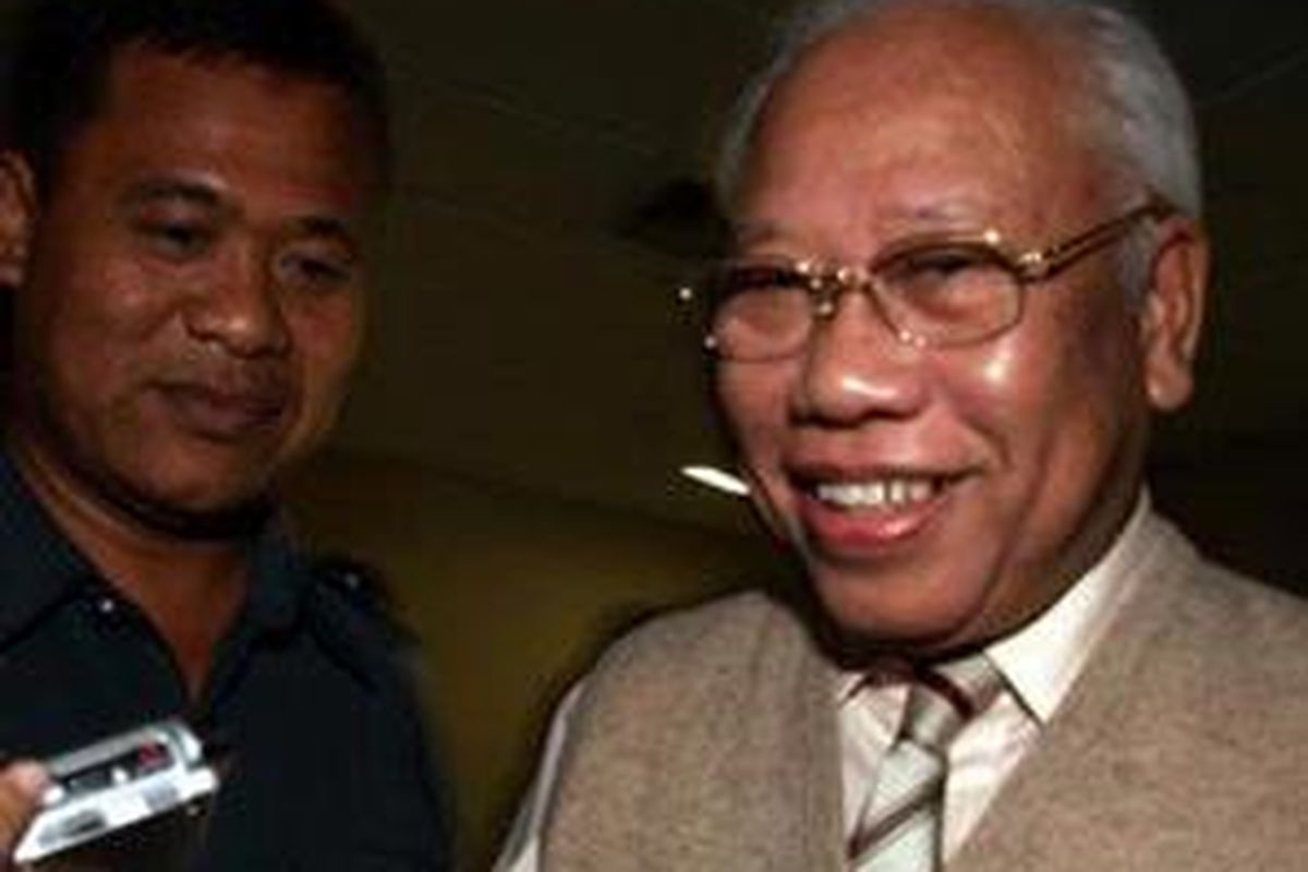 Ketua Mahkamah Agung, Bagir Manan.