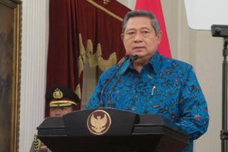 Presiden Susilo Bambang Yudhyono mengumumkan pemerintah resmi menerbitkan Perppu nomor 1 tahun 2014 yang membatalkan Undang-undang nomor 22 tahun 2013 tentang pemilihan kepala daerah dan Perppu nomor 2 tahun 2014 yang membatalkan Undang-undang nomor 23 tahun 2014 tentang pemerintah daerah di Istana Merdeka, Kamis (2/10/2014).