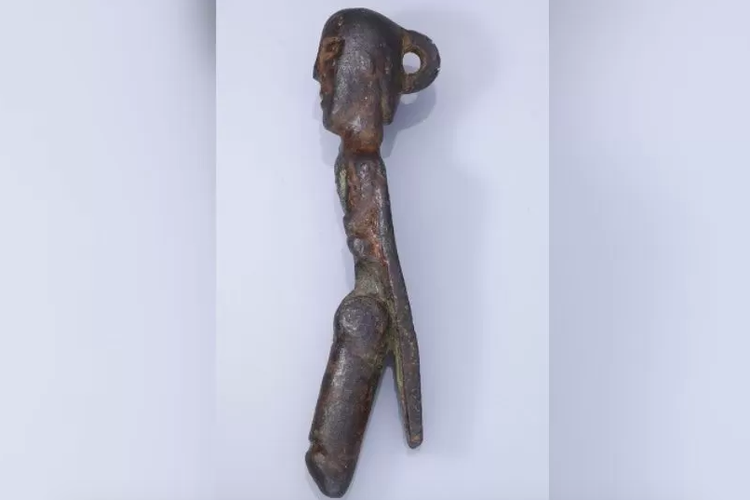 Patung artefak kuno dewa kesuburan dari bangsa celtic