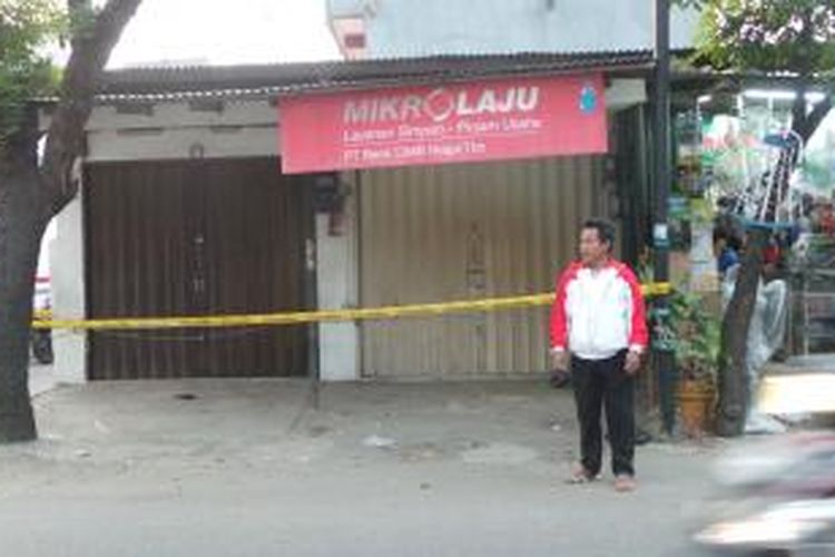 Kantor Mikro Laju Layanan Simpan Pinjam Usaha PT Bank CIMB di Ciracas dirampok Selasa (19/8/2014) 