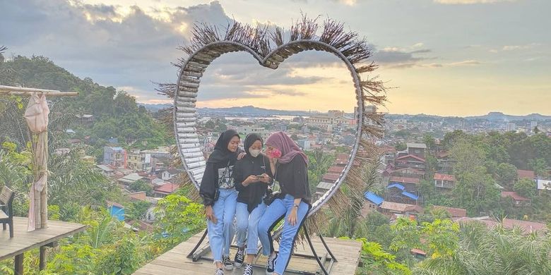 Info Terkini, Puncak Dabo di Samarinda, Nyantai Lihat Sunset Sambil Selfie