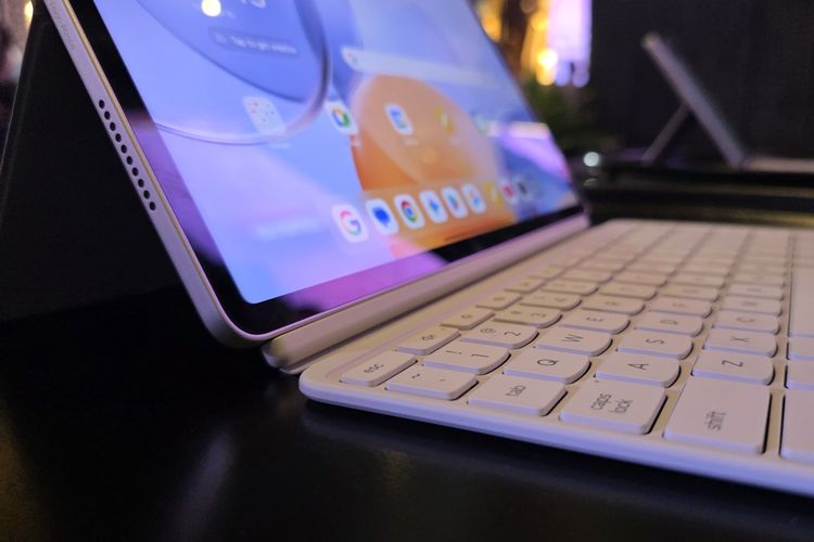 Lenovo Yoga Tab.