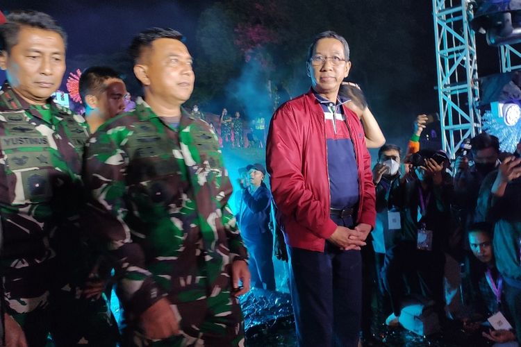 Penjabat Gubernur DKI Jakarta Heru Budi Hartono turut menghadiri perayaan malam tahun baru 2023 di Taman Mini Indonesia Indah (TMII), Cipayung, Jakarta Timur. 