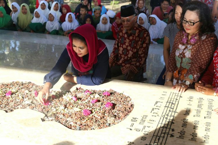 Puti Guntur Soekarno ziarah ke makam WR Supratman