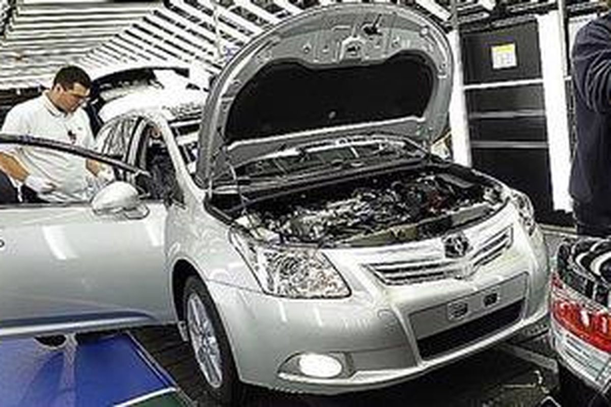 Produksi Toyota di Burnaston, Inggris yang memproduksi Avensis dan Auris