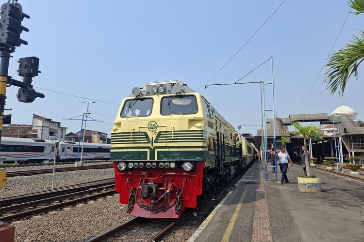 Pernah Angkut Delegasi KAA 1955, Nuansa Kereta Sejarah ABL-9000 Dihidupkan Kembali di Stasiun Tawang